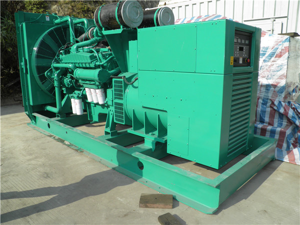 晋宁出租发电机 发电机组厂家：柴油发电机组的控制屏的作用是什么？