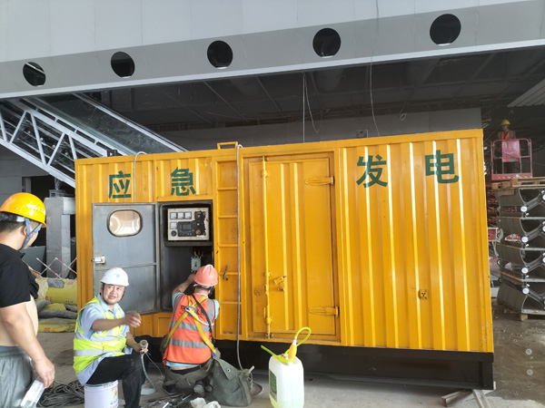 晋宁怎样判断空气滤清器是否需要更换？